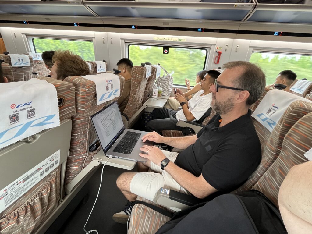 Sven im Schnellzug nach Chengde