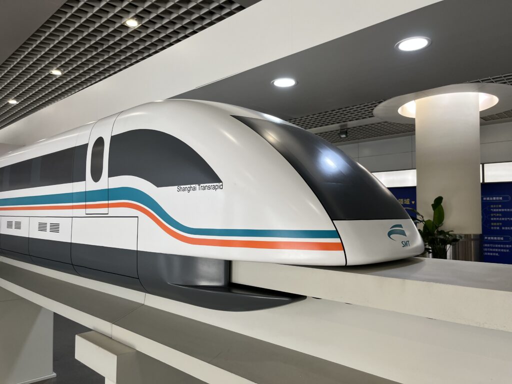 Modell des Shanghai Maglev (Transrapid)