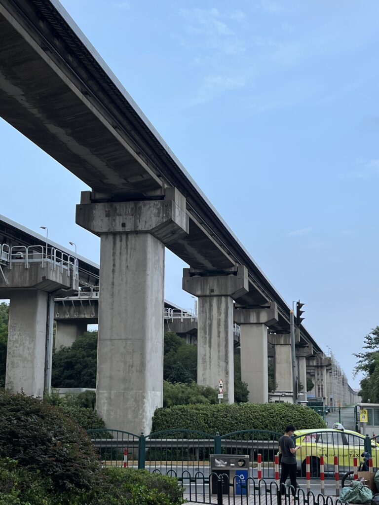 "Gleise" des Shanghai Maglev (Transrapid)